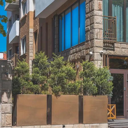 Timebasishotel Hidden Bank: Pearls *