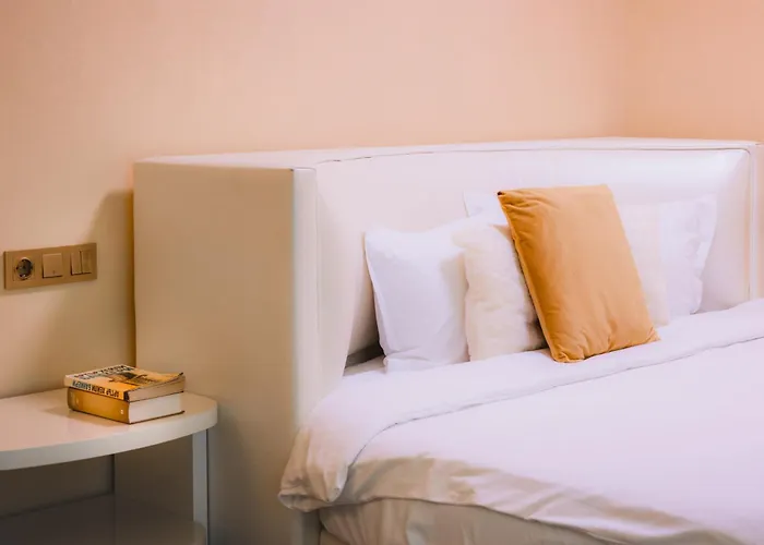 Hidden Bank: Pearls Liefdeshotel *