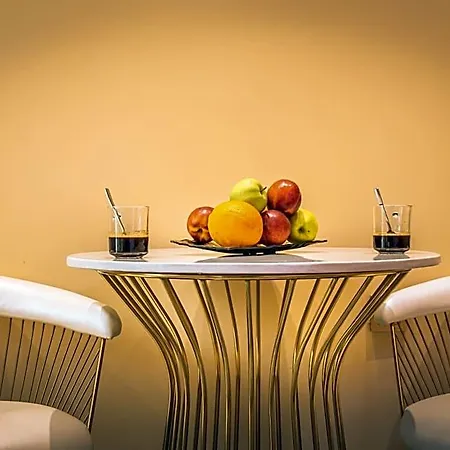 Hidden Bank: Pearls Hotel del amor Plovdiv
