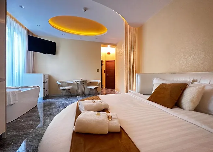 Timebasishotel Hidden Bank: Pearls *