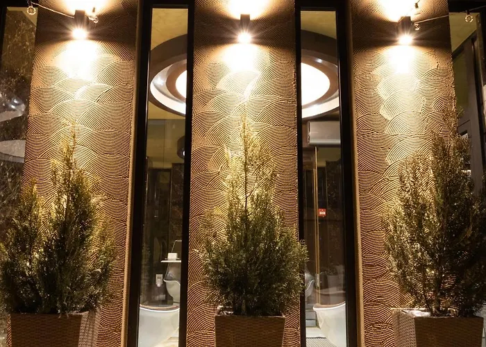 Hidden Bank: Pearls Love hotel