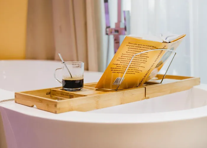 Hidden Bank: Pearls Love hotel *